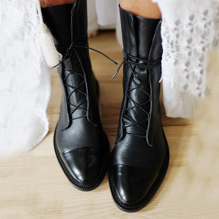 Katie | Classic Boots with Clean, Understated Lines